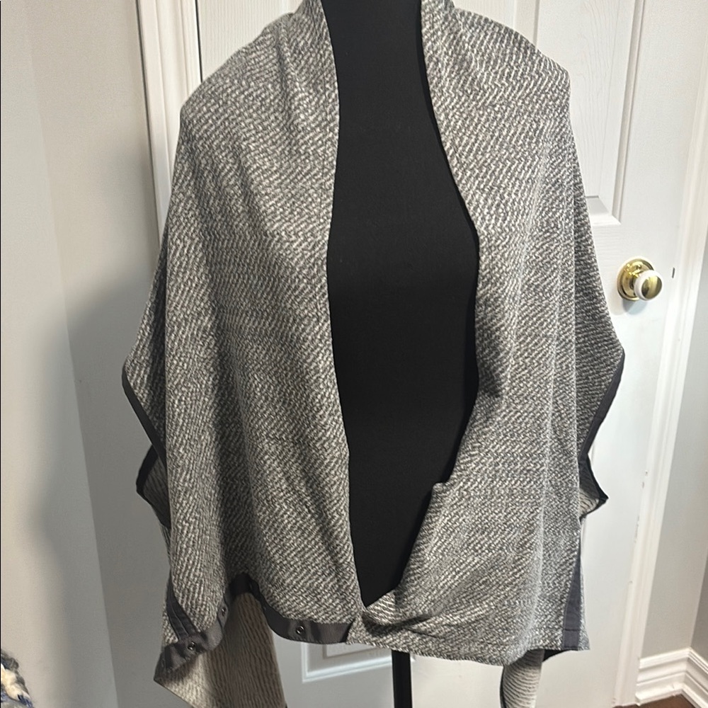 Lululemon Gray Knit Shawl with Button Accents